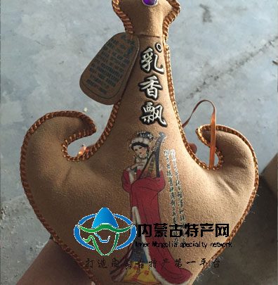 17c吃瓜网
特产奶酒白酒 狼头 皮郛酒袋 单边皮郛酒 乳香飘 38度