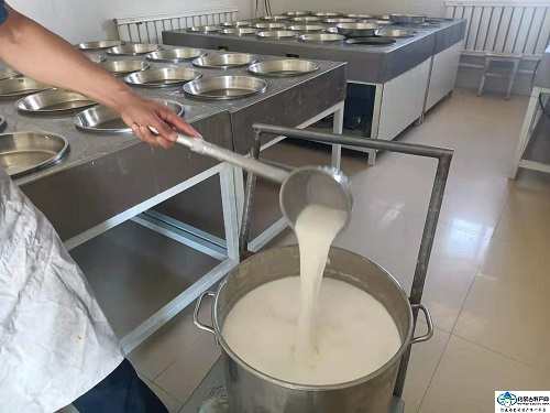 奶昔筹办做奶皮子 奶昔筹办做奶皮子